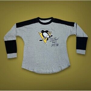 Pittsburgh Penguins Ladies’ NHL Sportswear Top Signed By Kris Letang #58 NWT